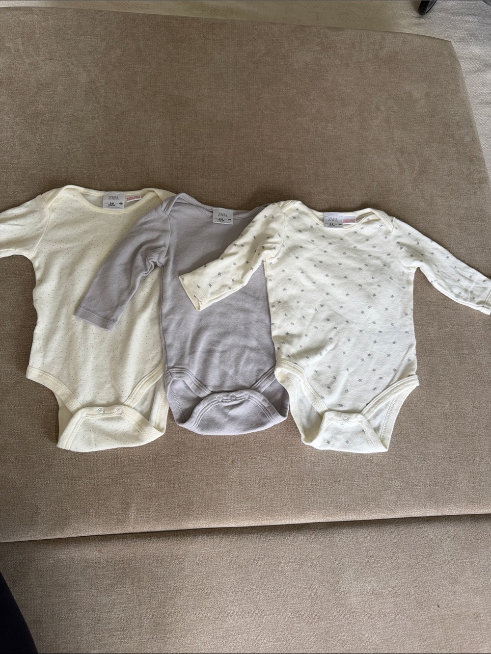 Zara set of 3 - Long-Sleeve Baby One-Piece Pack in Cream and Gray